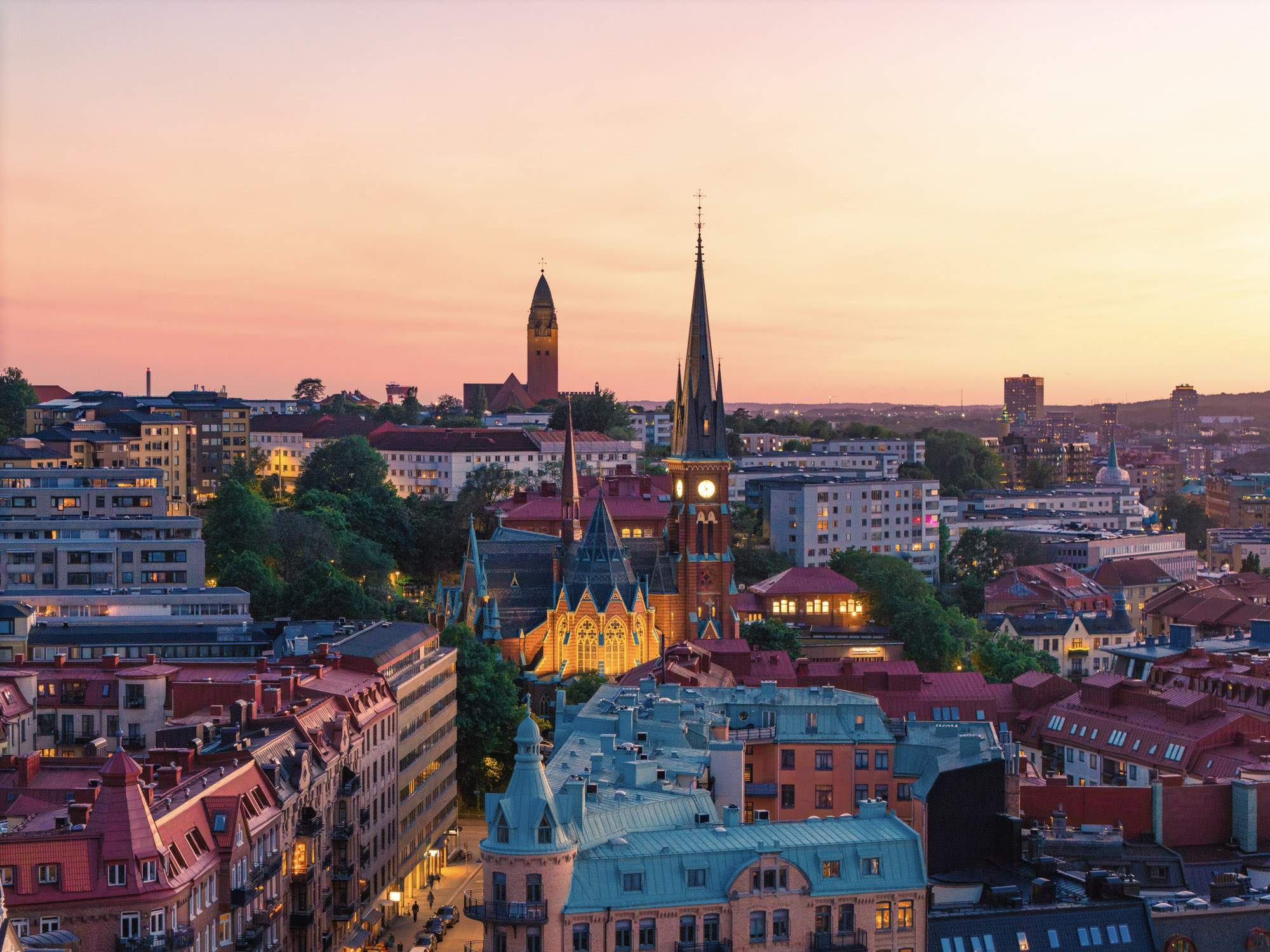 European city skyline at sunset symbolizing Broadcom EMEA partners driving VMware Cloud Foundation adoption and customer success across Europe, the Middle East, and Africa.